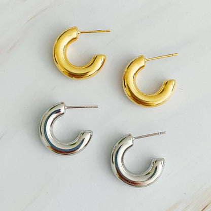 Small Polished Hollow Hoop Earrings: Gold